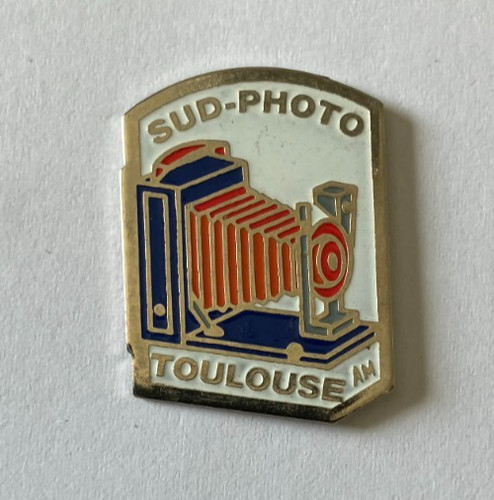 Pin s ancien appareil - -, pin's