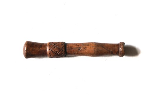 Ancien pilon bois - en,