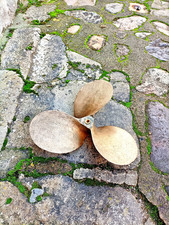 Bateau. Ancienne Hélice de