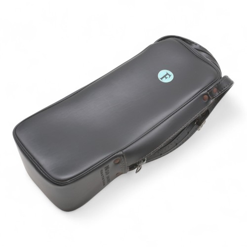 Nizo sac dos - nizo, À