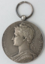 MEDAILLE DU TRAVAIL - EN ARGENT 1° TITRE - COMMERCE ET INDUSTRIE  - 1931 - 27 mm