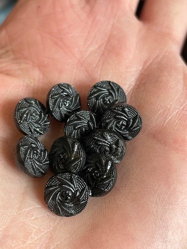 Tres jolis petits boutons - petits,