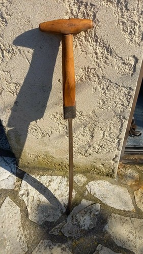 Ancien outil très - ancien, beau