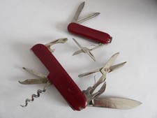 2 couteaux de poche  pliants