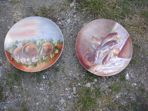 Deux grands plats décoratifs - deux,