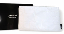 Trousse CHANEL Blanche,  jamais utilisée.