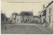 SAVIGNY EN SANCERRE (18) - Place de la mairie , côté nord ouest - N°10009