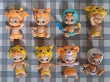 Joli lot de 8 figurines