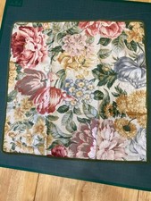 housse de coussin 40x39cm zippée fond blanc fleurie rouge/jaune/vert