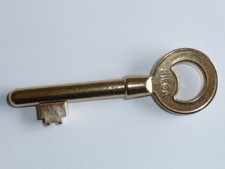 Clé ancien modèle clef baby foot Bonzini B60, utilisée avant 1995