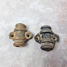 Accessoire Paire de crémones en fonte ancienne