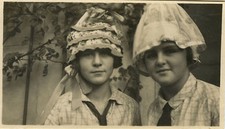 PHOTO ANCIENNE - VINTAGE SNAPSHOT - CATHERINETTE STE CATHERINE CHAPEAU DRÔLE-HAT
