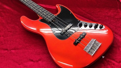 Marcus miller v3 - marcus,