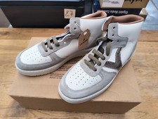 paire de chaussure basket