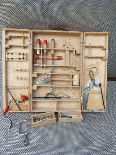 Ancienne armoire outils - ancienne, a