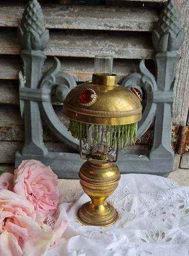 Ancienne petite lampe - ancienne, petrole