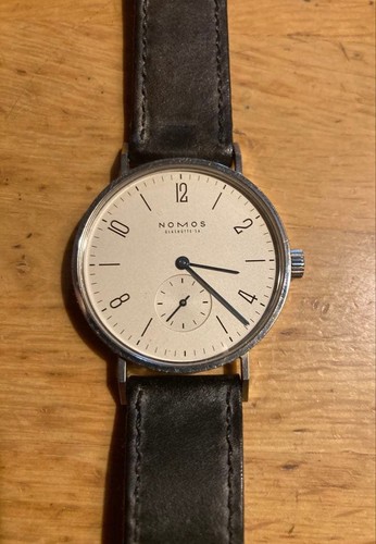Montre remontage manuel - à,