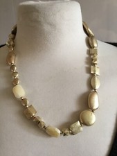 Collier perles doré mat
