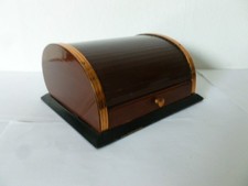 Ancienne boîte à cigarettes en bois verni