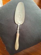 ancienne pelle à gâteau  en