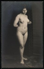 Photo-Postcard Femme Nue Se