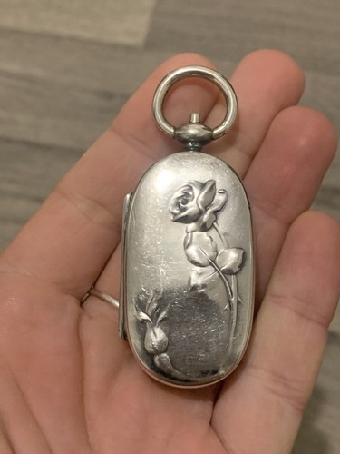 Ancien pendentif porte louis