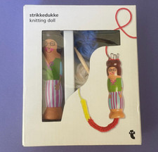 TRICOTIN EN BOIS TOURNE PEINT - STRIKKEDUKKE - KNITTING DOLL - DAME A LUNETTES