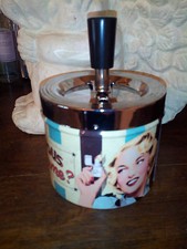 Cendrier poussoir « je vous