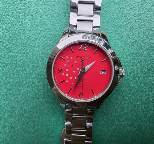 Très jolie montre - très,