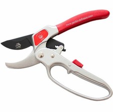 Sécateur à crémaillère