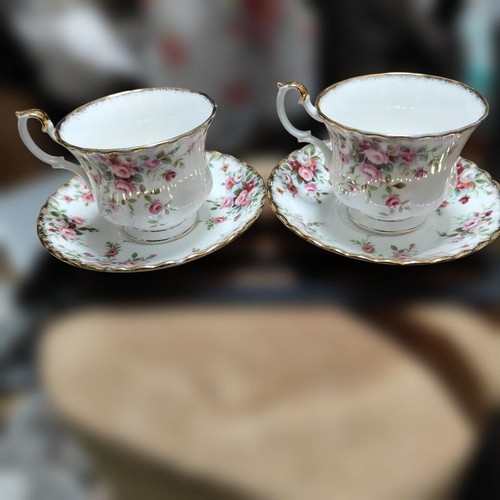 Lot soucoupes tasse à - 2,