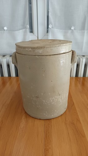 Pot grès ancien avec