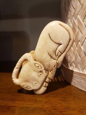 Cage à grillons en os de