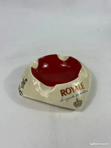 Royale cigarette rouge