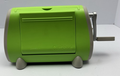 Cuttlebug die cutter - die,