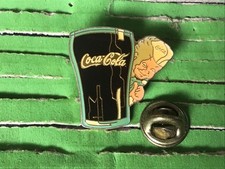 pins COCA COLA signé. boisson