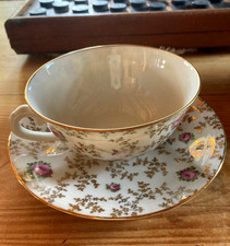 Tasse et sous-tasse en