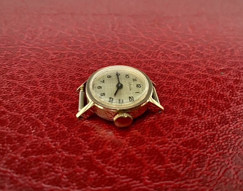 Petite magnifique montre femme - magnifique,
