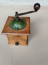 UN ANCIEN MOULIN  A CAFE GRULET