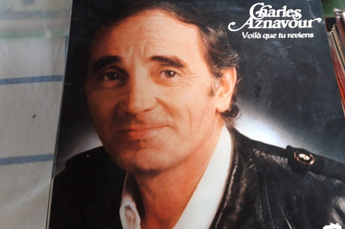 Voilà que reviens charles - voilà,