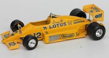 JOUET ANCIEN - VOITURE DE COURSE - BURAGO - LOTUS 97 T - 1/24 - L. 20 cm