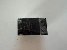 UN RELAY RELAI RELAIS MOTO DE