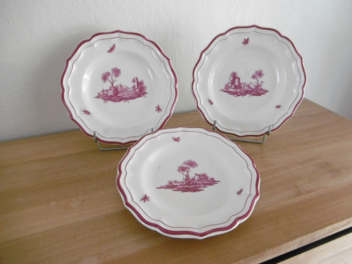 Trois assiettes creuses - trois,