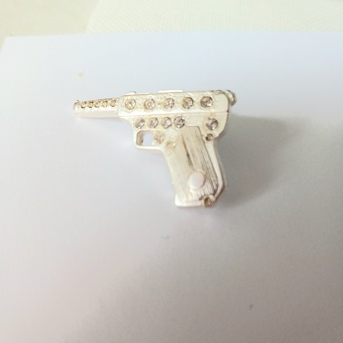 Yves saint laurent pin s - saint-,