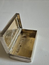 ANCIENNE TABATIÈRE - ARGENT MASSIF . XIXeme