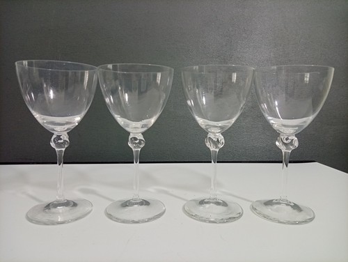 Verres vin cristal de - verres, a