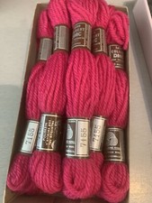 DMC laine à canevas Tons Rose Fuchsia  10 Écheveaux