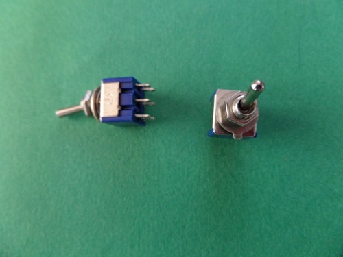 Lot 2 interrupteurs - , lot.