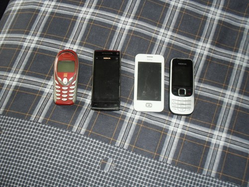 Job lot mobile phones untested - job,