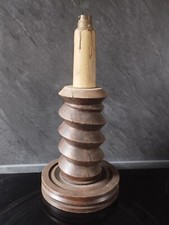 Pied de lampe en bois tourné